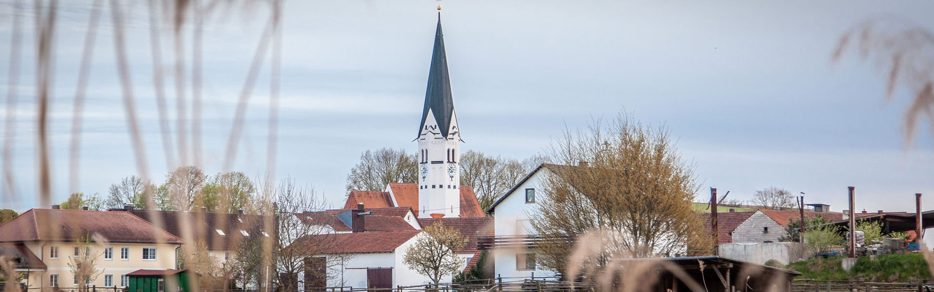 Kirche Hettenshausen im Herbst